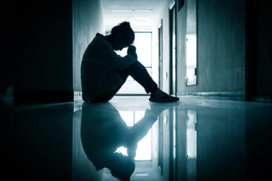 আদতে প্রিয়দর্শিনীকে হেনস্থা করতেই সন্তোষ ওই অভিযোগ করেন বলে জানা গিয়েছিল। কারণ, ১৯৯১ সালে এমকম পাশ করেছিলেন প্রিয়দর্শিনী।