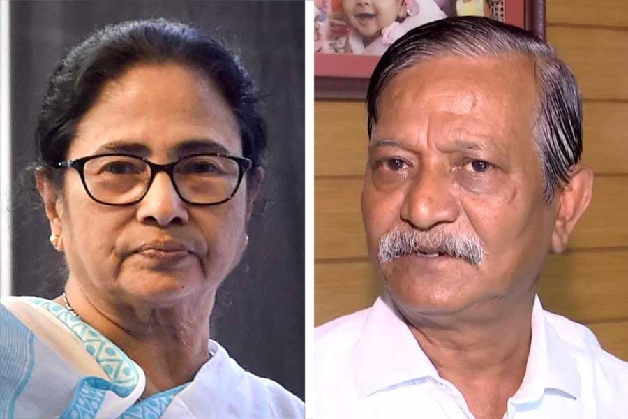 Sujoykrishna Bhadra alias Kaku of Kalighat contested against Mamata Banerjee in Bhowanipore in 2011 by election.