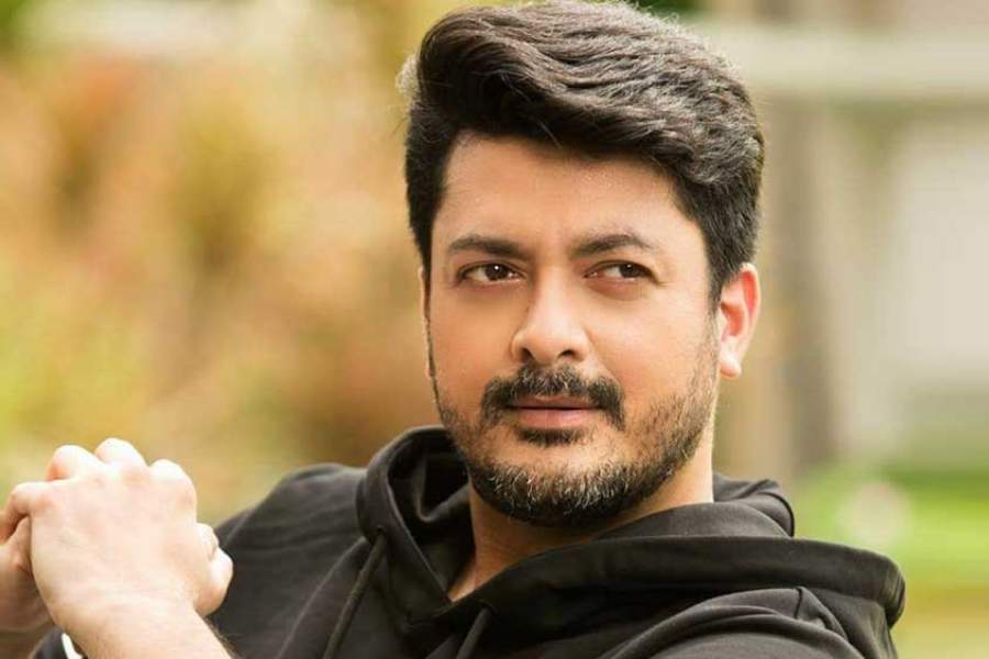  Tollywood actor Anindya Chatterjee wishes actor Jisshu Sengupta on his birthday in a very unique way