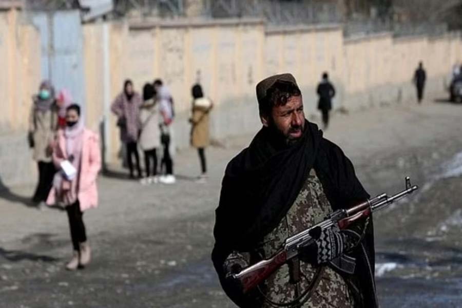 বিশেষজ্ঞদের মতে, জন্মলগ্ন থেকে এখনও পর্যন্ত আফগানিস্তানের তালিবান গোষ্ঠী এবং আল কায়দার মতো জঙ্গি সংগঠনের সঙ্গে নিবিড় যোগাযোগ রেখে চলেছে টিটিপি। পাশাপাশি, টিটিপিকে নানা সাহায্য দিয়ে পুষ্ট করেছিল পাকিস্তানের রাজনৈতিক শক্তির একটি বড় অংশও। বিশেষজ্ঞদের মতে, ওই জঙ্গিগোষ্ঠীটি আসলে ৯/১১ হামলার পর আল কায়দার জিহাদি নীতিরই অন্যতম ফসল।