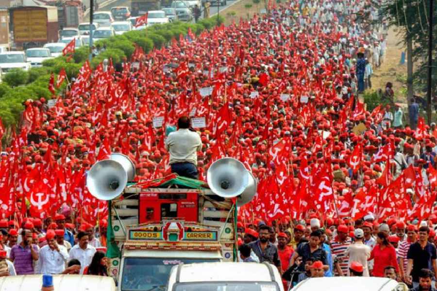 Return of ‘Long March’ in Maharashtra, farmers are again walking from Nashik to Mumbai