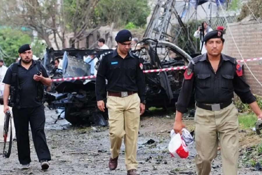 এর পর ২০১৪ সালের ৮ জুন করাচিতে জিন্না আন্তর্জাতিক বিমানবন্দরে হামলা চালায় টিটিপি। বিমানবন্দর মুক্ত করতে প্রায় ১০ ঘণ্টার অভিযান চালাতে হয় পাক সেনাবাহিনীকে।