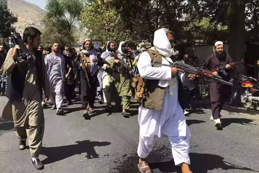 গত বছরের ২৮ নভেম্বর একটি চিঠিতে টিটিপির প্রতিরক্ষা প্রধান মুফতি মুজাহিম যুদ্ধবিরতি প্রত্যাহারের ঘোষণা করেন। সংগঠনটি অভিযোগ করে, পাক সরকার যুদ্ধবিরতি না মেনে বিভিন্ন জায়গায় সেনা অভিযান চালাচ্ছে। বিশেষ করে লক্কি মারওয়াত নামে খাইবার-পাখতুনখোওয়া প্রদেশের একটি জায়গায় সেনা অভিযান চালানো নিয়ে অভিযোগ তুলেছিল তারা।