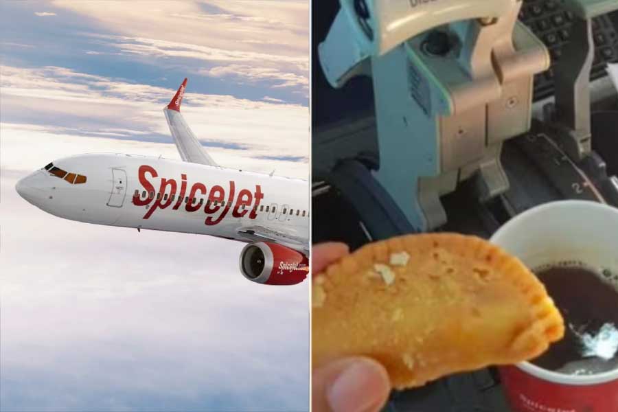 image of Spicejet and the image of eating gujiya in the flight cockpit
