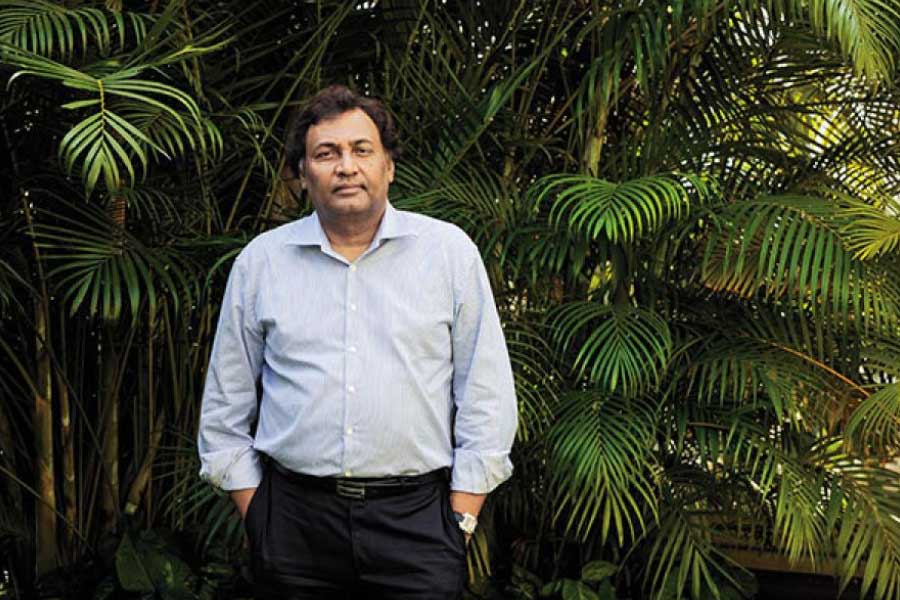 নীরজ ইন্ডিয়ান মার্চেন্টস চেম্বার-এর সভাপতি হিসাবেও কাজ করেছেন। অ্যালয় স্টিল প্রডিউসার অ্যাসোসিয়েশন অ্যান্ড ইন্ডিয়ান স্টেইনলেস স্টিল ডেভেলপমেন্ট অ্যাসোসিয়েশনেরও সভাপতি ছিলেন।