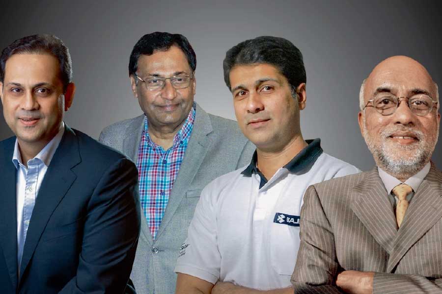 নীরজের আরও দুই দাদা রয়েছেন। মধুর বজাজ এবং শেখর বজাজ। তিন জনের মধ্যে নীরজ কনিষ্ঠ। 