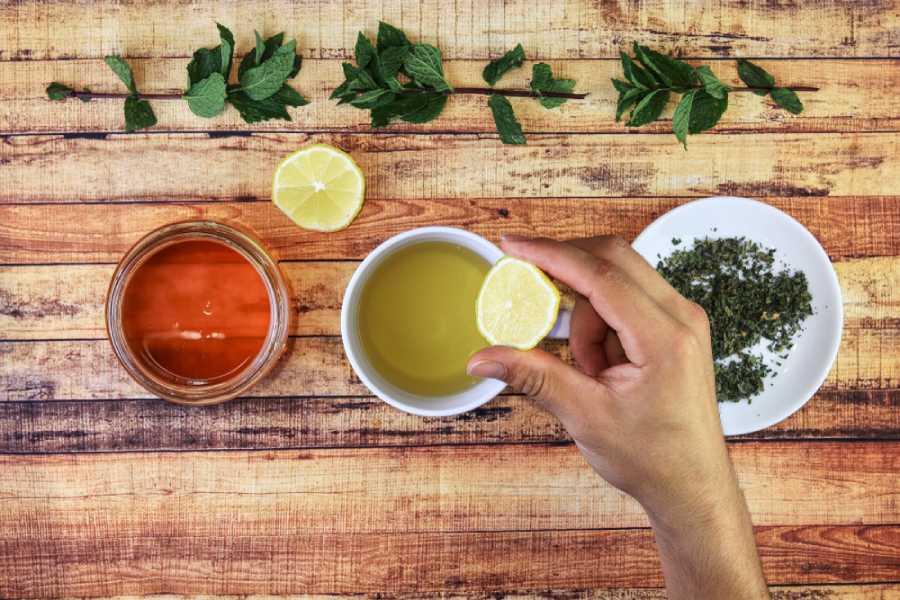 এই পাতার রস শরীরে ইনসুলিন হরমোনের ক্ষরণ বাড়িয়ে দিতে পারে। 