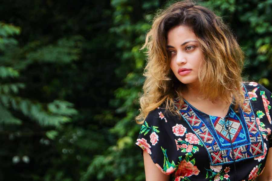 চিকিৎসার পর হাসপাতাল থেকে স্নেহার মা ফিরে এলে তাঁকে সমস্ত ঘটনা খুলে বলেন স্নেহা। এক অপরিচিত ব্যক্তি মেয়েকে ফোন করে বিরক্ত করছেন শুনে সেই নম্বরে ফোন লাগান স্নেহার মা। ফোনের ও পারে থাকা ব্যক্তির সঙ্গে কথা বলার পর তিনি আশ্বস্ত হন। ফোনের ও পারে ছিলেন সলমন স্বয়ং। ‘ভাইজান’ই বার বার তাঁর মেয়েকে ফোন করতেন।