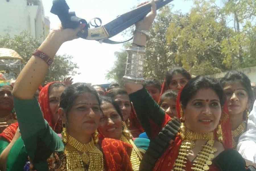 Santokben jadeja who became gangster after death of husband in Gujarat Porbbander 