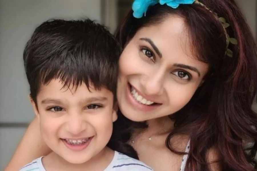 Chhavi Mittal shows affection to her kids and gets trolled dgtl