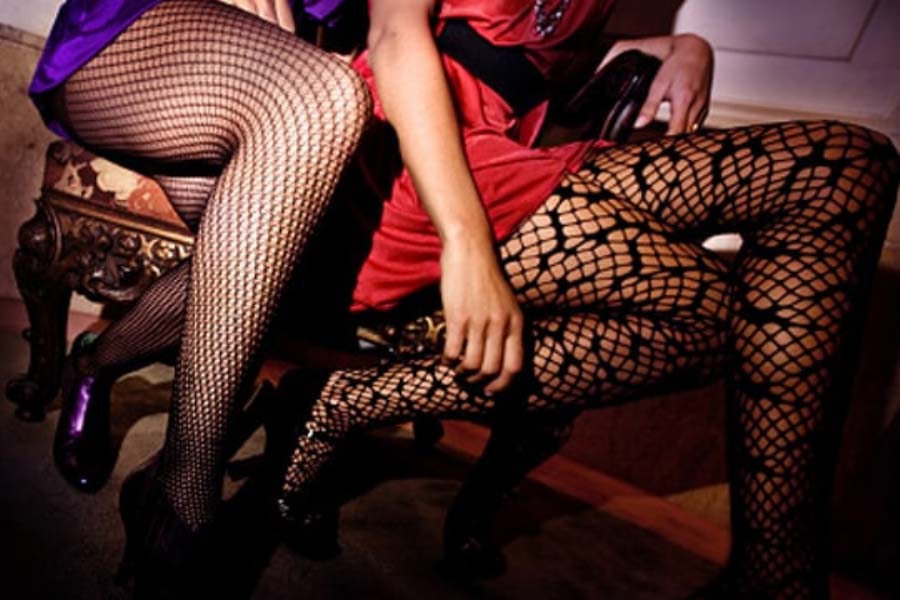 Men sexy tranny ning eshak tortdi va u erga ham keldi