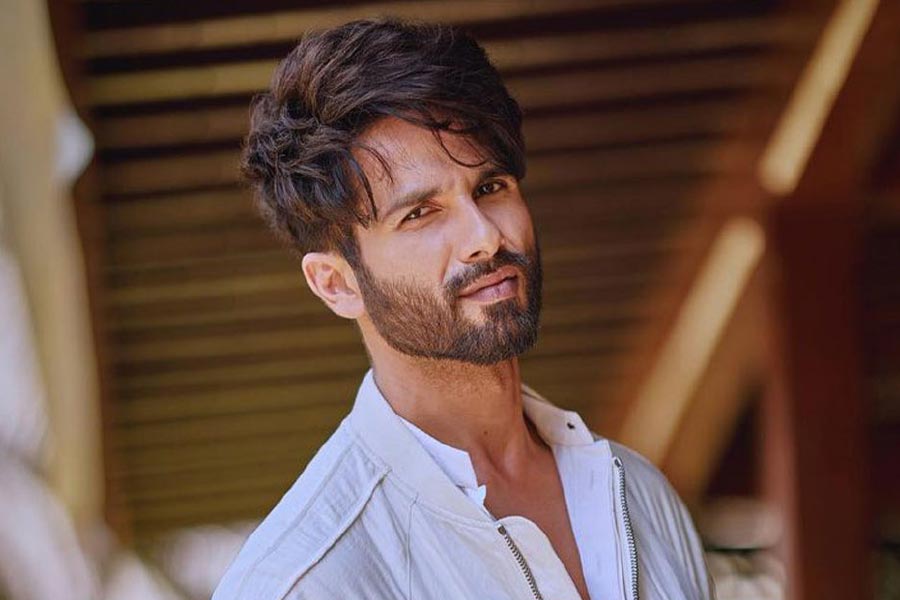 shahid kapoor once stalked by raaj kumar daughter as she introduced herself as actor wife