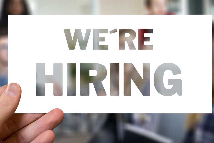 ২০১৮ সালের জানুয়ারি থেকে অক্টোবরের মধ্যে ধর্ষণের ঘটনাগুলি হয়েছে বলে অভিযোগ। সরকারি আইনজীবী আদালতে জানিয়েছেন, ইংরেজি জানা কোরিয়ান তরুণীদের নিয়োগ করার বিজ্ঞাপন দিতেন বালেশ। 