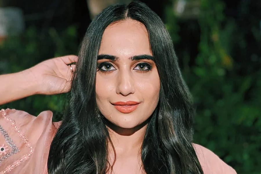 সমাজমাধ্যমে তাঁর ‘সাউথ দিল্লি গার্ল’ চরিত্রের জন্য তাঁর জনপ্রিয়তা আকাশ ছুঁয়েছে। চলতি বছরের হিসাব অনুযায়ী, কুশার আনুমানিক মোট সম্পত্তির পরিমাণ ২০ কোটি টাকা।