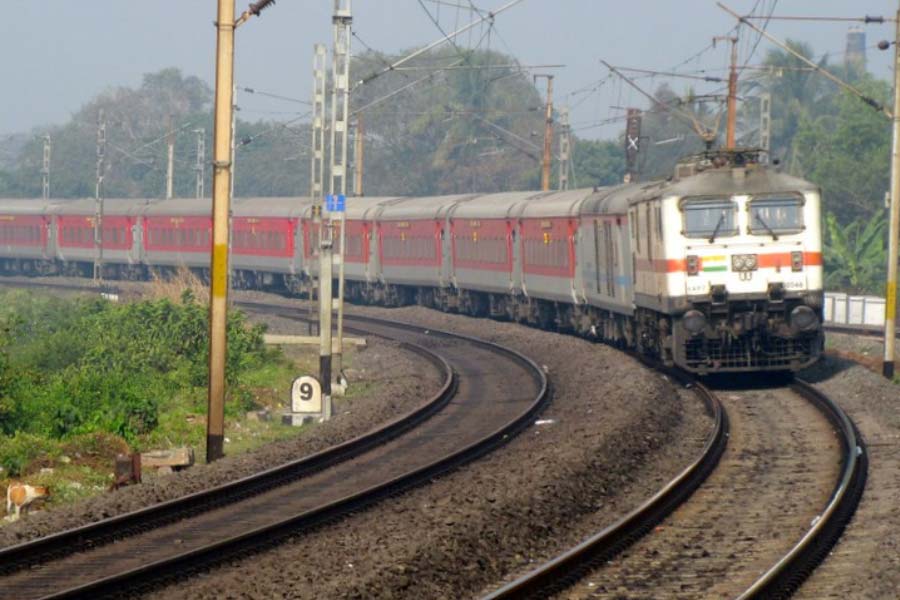 3 died in Jharkhand after being run over by Howrah-New Delhi Rajdhani Express