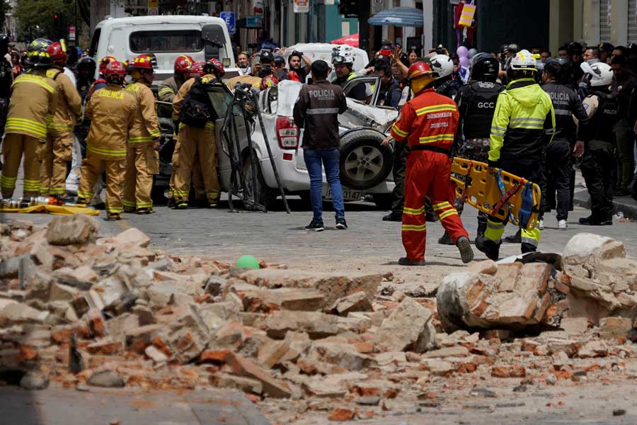 Earthquake in Ecuador kills many people and causes huge damage.