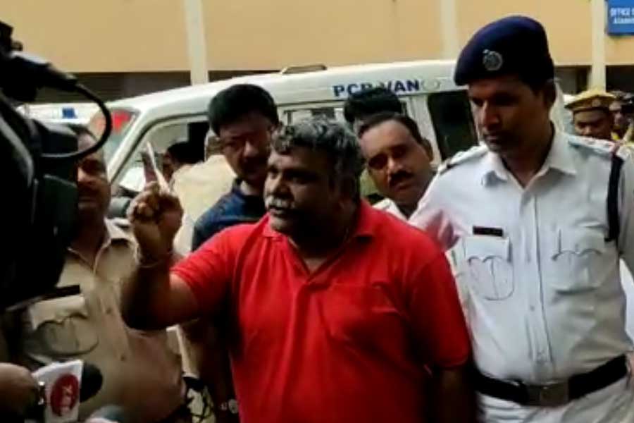 Court gives 8 days of Police custody of BJP leader Jitendra Tiwari