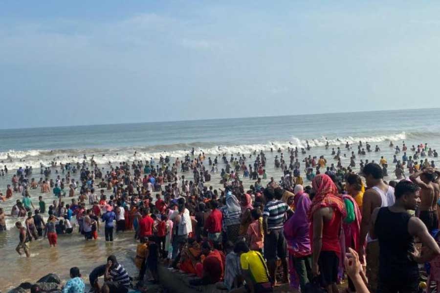 Tourists gathered in Digha at the weekend