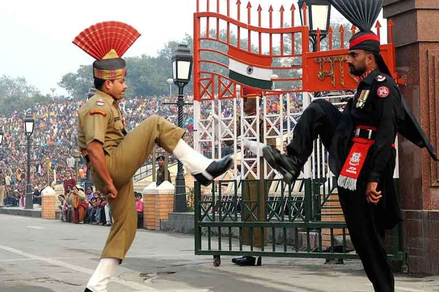 What are the main causes of conflict between Afghanistan Pakistan relationship.