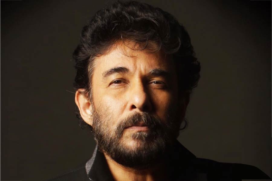 Bollywood actor director Deepak Tijori lodges complaint against co producer for cheating