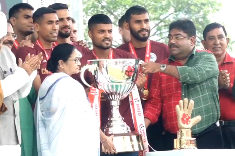 CM Mamata Banerjee at Mohun Bagan tent