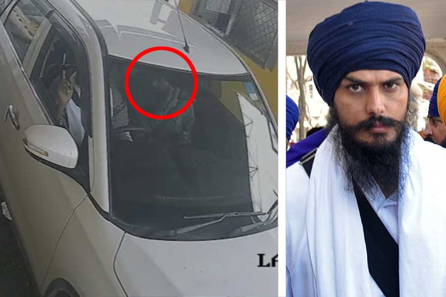 On cctc Camera, Amritpal Singh Seen In SUV Crossing Toll Plaza In Jalandhar of Punjab
