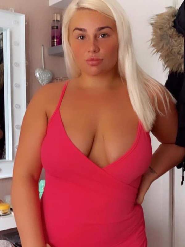 Adult film star jailed for stabbing boyfriend to death demands physical relationship in the prison 