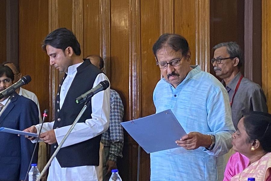 Picture of of oath taking ceremony