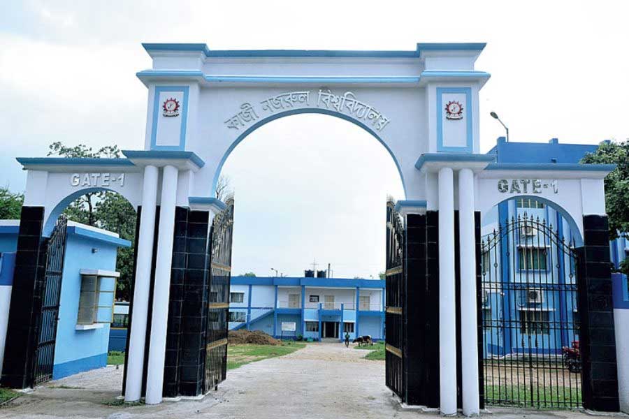 Calcutta High Court’s injunctive order on VC’s decision of sacking registrar in Kazi Nazrul University of Barddhaman 