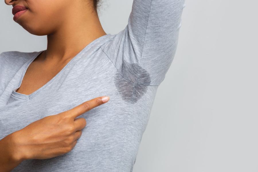 Five quick daily hacks to control excessive sweating of underarms