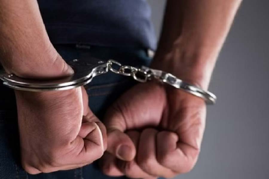 জাভেদের পর তাঁর কয়েক জন সহযোগীকেও গ্রেফতার করে পুলিশ। গ্রেফতারির পর পুলিশকে ইকবাল জানান, ১০০ নাবালককে খুনের পিছনে তাঁর বিশেষ এক উদ্দেশ্য ছিল।