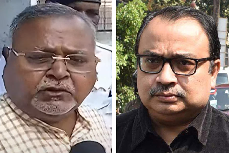 Kunal Ghosh also alleged the same persons as Partha Chatterjee just before 18 minutes.