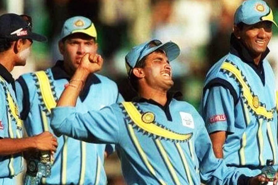 শেষ আটে অসিদের হারাতে সচিন ছাড়াও অধিনায়ক সৌরভ গঙ্গোপাধ্যায়ের ভরসা ছিলেন রাহুল দ্রাবি়ড়ের মতো পোড়খাওয়া ব্যাটার।