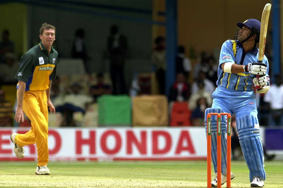 ম্যাকগ্রাকে যোগ্য সঙ্গত করতে ব্রেট লি এবং জেসন গিলেসপির মতো জোরে বোলারদের সাহায্যে শেন লি এবং ইয়ান হার্ভিকেও প্রথম একাদশে রাখা হয়েছিল।