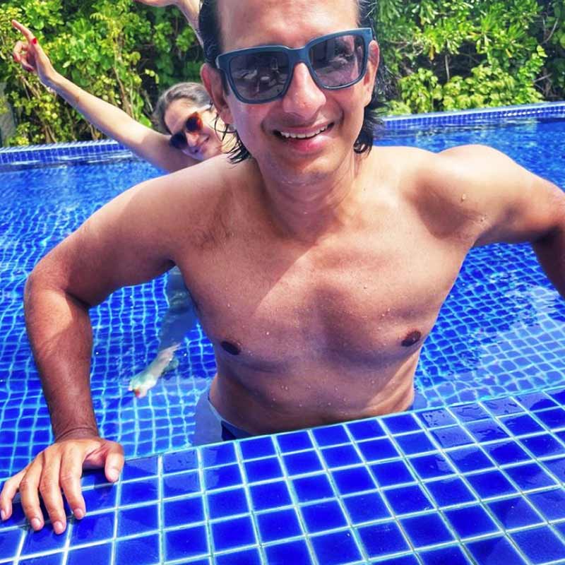 শরমন এবং প্রেরণা কোনও দিন একে অপরকে প্রেম নিবেদন করেননি। প্রেরণা বলেন, ‘‘আমরা যে দু’জন দু’জনকে ভালবাসি, তা আর আলাদা করে বলার প্রয়োজন পড়েনি। একে অপরের মনের কথা বুঝে গিয়েছিলাম। অনুভব করতাম একে অপরকে।’’