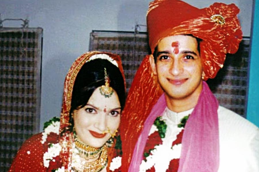 ২০০০ সালের ১৫ জুন মুম্বইয়ে সাতপাকে বাঁধা পড়েন শরমন এবং প্রেরণা। তখন বড় পর্দায় সবেমাত্র কাজ করতে শুরু করেছেন শরমন। অভিনেতা হিসাবে তখনও পরিচিতি পাননি তিনি। অবশ্য থিয়েটারশিল্পী হিসাবে তত দিনে নাম করে ফেলেছেন শরমন।