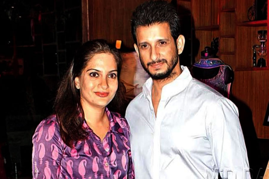 বিয়ের পর শরমনের যাবতীয় কাজ সামলান প্রেরণা। বকলমে শরমনের ম্যানেজারের দায়িত্ব পালন করেন তিনি। সাক্ষাৎকারে প্রেরণা বলেন, ‘‘শরমন ওর কাজের চাপে এত ব্যস্ত থাকে যে মাঝেমধ্যে ও খুব গুরুত্বপূর্ণ কাজ করতে ভুলে যায়। তখন আমি ওকে সব মনে করিয়ে দিই।’’