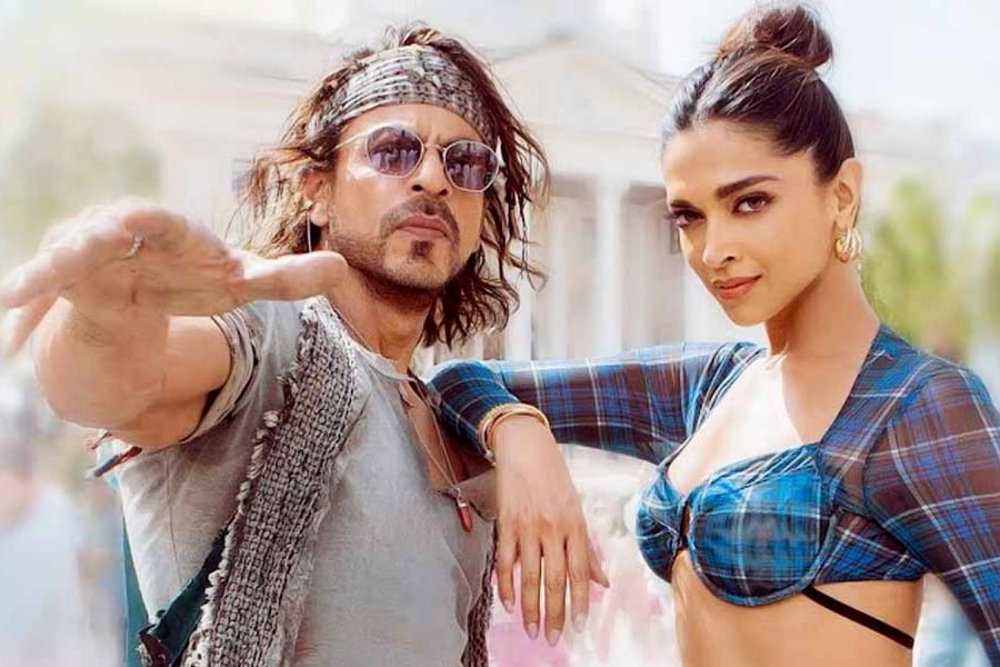 Shah Rukh Khan wants to replace Deepika Padukone in Pathaan song with this woman