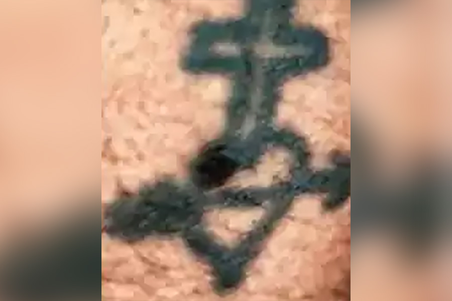 Mumbai police arrested absconding criminal with a help of a tattoo.