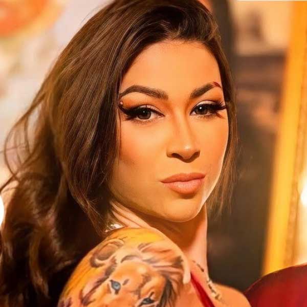 সমাজমাধ্যমের পাতায় পিপোকিনহাকে নিয়ে প্রশংসার চেয়ে সমালোচনাই বেশি। কোনও ছবি বা ভিডিয়োতে তাঁকে দেখলেই বিরক্ত হয়ে ওঠেন কেউ কেউ।