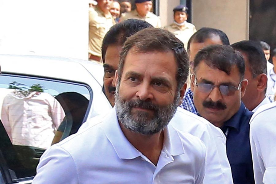 সকাল থেকে সন্ধে পর্যন্ত হাঁটতে শুরু করেন রাহুল। তাঁর সঙ্গে কখনও হাঁটেন বোন প্রিয়াঙ্কা, মা সনিয়া, দলমত নির্বিশেষে বিজেপি বিরোধীরাও। এমনকি স্বরা ভাস্করের মতো অভিনেত্রী তথা আন্দোলন কর্মীদেরও দেখা যায় রাহুলের সঙ্গে হাঁটতে। 