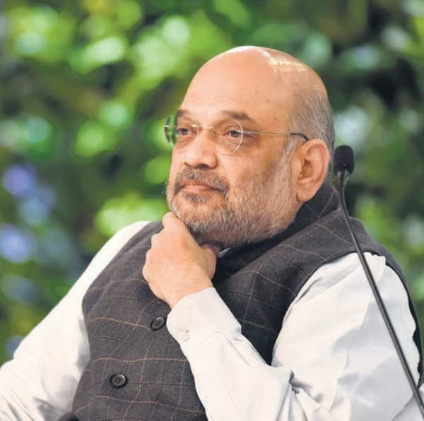 ২০১০ সাল থেকে পর পর দু’বার সুরত বিজেপির প্রধান হিসাবেও দায়িত্ব সামলেছেন পূর্ণেশ। তাঁর কঠোর পরিশ্রম এবং দলের প্রতি নিষ্ঠার সুবাদে বরাবরই নরেন্দ্র মোদী এবং অমিত শাহের ‘গুড বুকে’ রয়েছেন পূর্ণেশ।