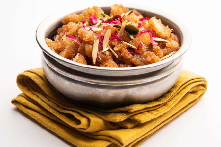 ইরানি হালুয়া দিয়েই হোক মিষ্টিমুখ।
