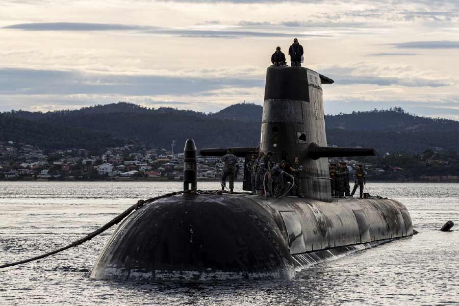 এই তালিকায় নাম জুড়তে চলেছে সপ্তম দেশের। সেই দেশ হল অস্ট্রেলিয়া। সূত্রের খবর, অস্ট্রেলিয়া খুব শীঘ্রই নিজেদের হাতে পেতে চলেছেন পরমাণুশক্তিচালিত ডুবোজাহাজ।