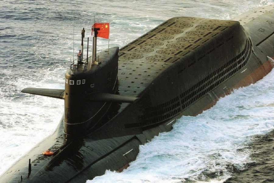 আমেরিকা এবং রাশিয়ার পর এই তালিকায় নাম রয়েছে চিনের। চিনের নৌবাহিনীতে পরমাণুশক্তিতে চলা ডুবোজাহাজের সংখ্যা ১২।