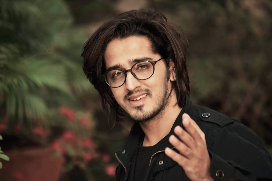 ২০০৯ সালে ‘টেক অফ’ নামের একটি সিনেমায় তিনি অভিনয় করেছিলেন। কিন্তু সেই সিনেমা বক্স অফিসে মুখ থুবড়ে পড়ে।