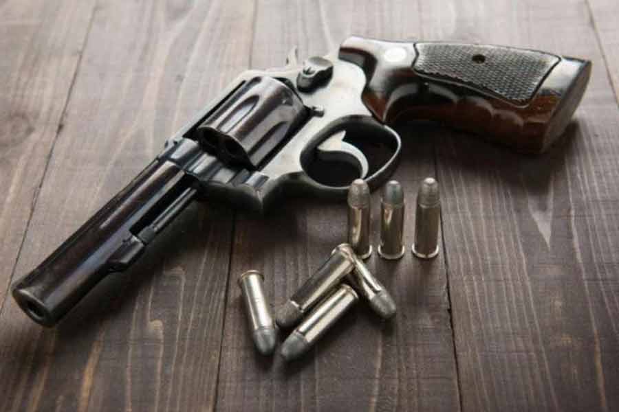 খুলি উদ্ধারের আরও কয়েক মাস পর অ্যাডল্‌ফের দেহের টুকরোর খোঁজ মেলে সুপারস্টিশন পর্বত থেকে। সঙ্গে পাওয়া যায় একটি বন্দুকও। পুলিশ দাবি করে, মাথায় গুলি চালিয়ে আত্মহত্যা করেন অ্যাডল্‌ফ। কিন্তু পুলিশের দাবি মানতে পারেননি অনেকেই। তাঁদের অভিযোগ, এক বার গুলি চালানোর পর দ্বিতীয় বার অ্যাডল্‌ফ গুলি চালালেন কী করে? প্রথম গুলিতেই তো তাঁর মারা যাওয়ার কথা। অ্যাডল্‌ফের মৃত্যু ঘিরে সেই সময় রহস্য ঘনিয়ে ওঠে।