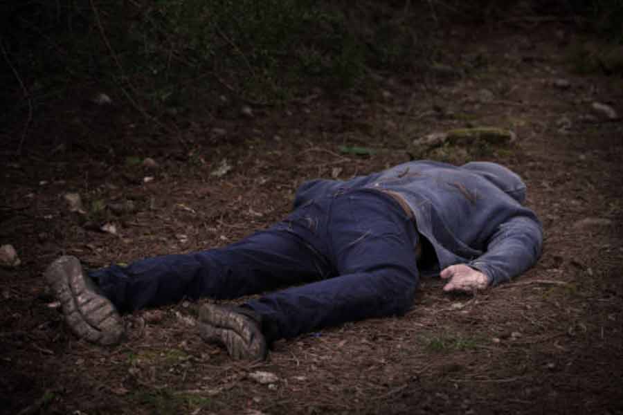 ১৯৩৩ সালে জানুয়ারি মাসে এক জন ইলেকট্রিশিয়ান সোনার খনির সন্ধানে অ্যারিজ়োনায় গিয়েছিলেন। কিন্তু নির্ধারিত সময়ের মধ্যে ফিরে আসতে পারেননি। অ্যারিজ়োনা পৌঁছনোর ন’মাস পর তাঁর মৃতদেহ উদ্ধার হয়। কিন্তু কী ভাবে তিনি মারা যান তা এখনও রহস্যই থেকে গিয়েছে।