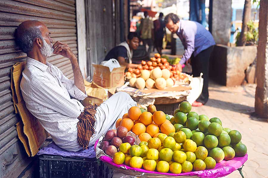 A Photograph of fruit vendor