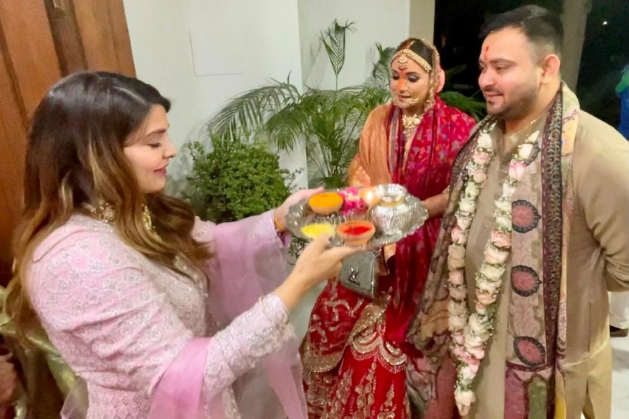 photo of Tejashwi Yadav and his wife Rajshree Yadav